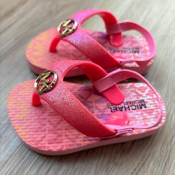 Michael Kors Baby Girl Flip Flop Thong Sandal Pink Orange Gold Size 5 NWT - Picture 2 of 8